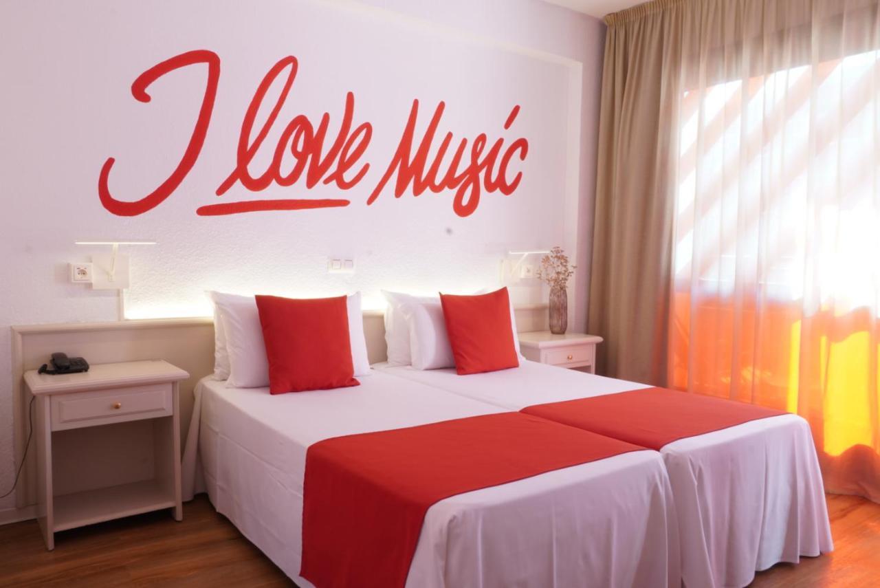 Lloret Vibe Affiliated By Fergus (Adults Only) Lloret de Mar Exteriör bild