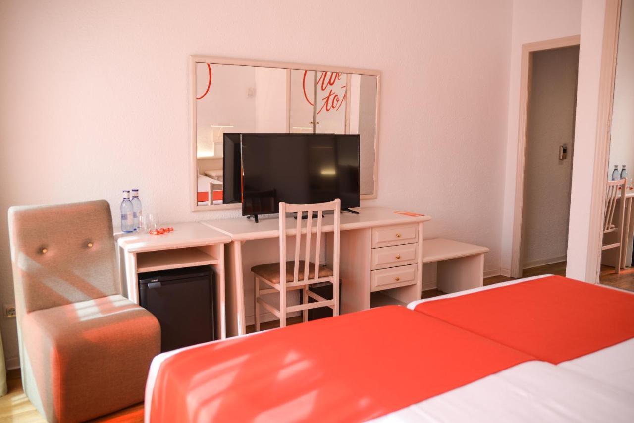 Lloret Vibe Affiliated By Fergus (Adults Only) Lloret de Mar Exteriör bild
